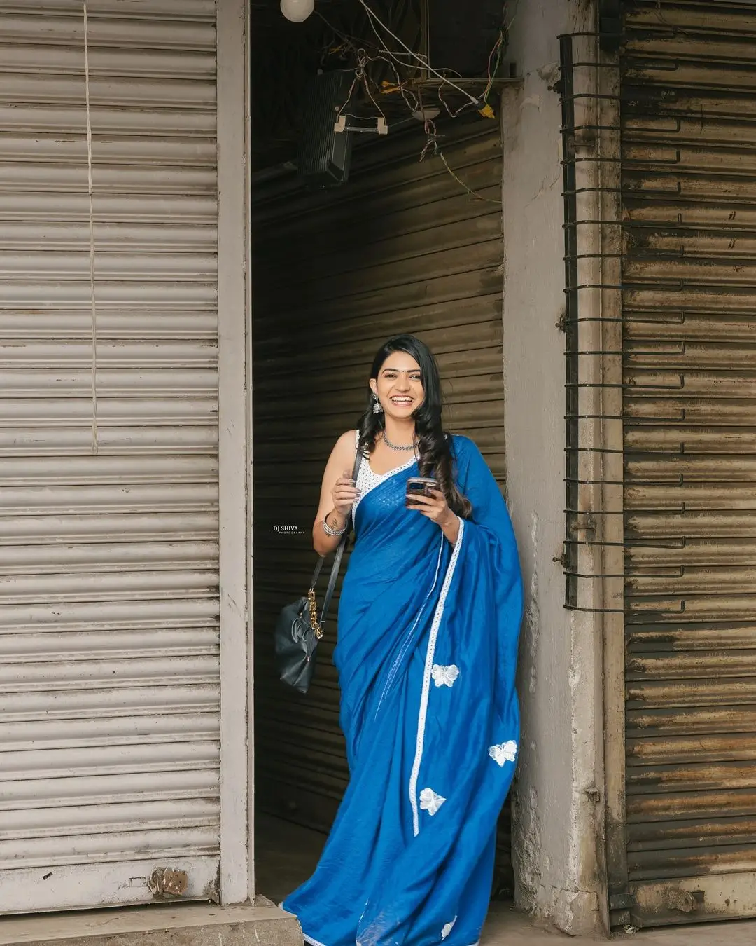 ZEE TV ACTRESS NISARGA GOWDA IN BLUE SAREE SLEEVELESS WHITE BLOUSE 2